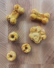 Load image into Gallery viewer, Sit & Stay Barkery - Pumpkin & Spinach Treats