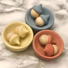 Load image into Gallery viewer, Wooden Sorting Acorns